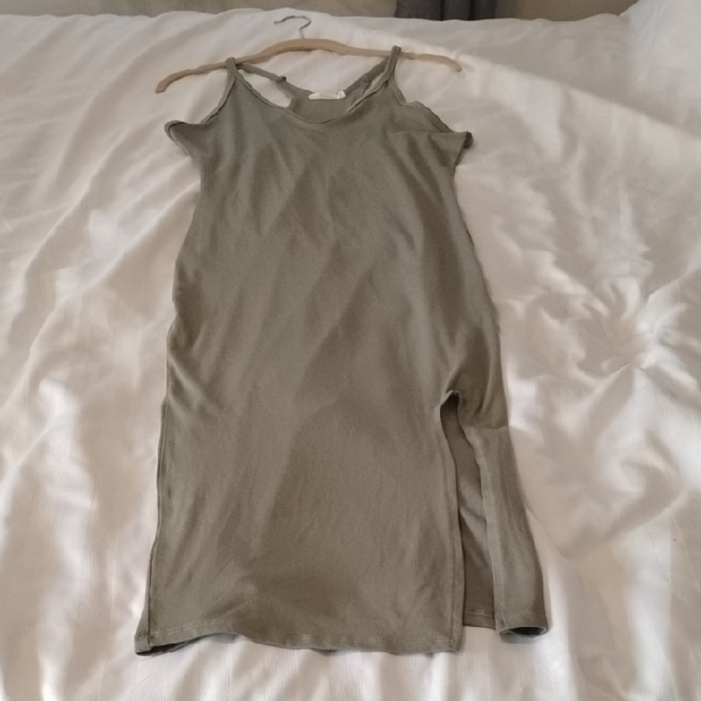 Heart Hips Woman’s Midi Olive Green Sleeveless Dress with Side Slit, Size: S